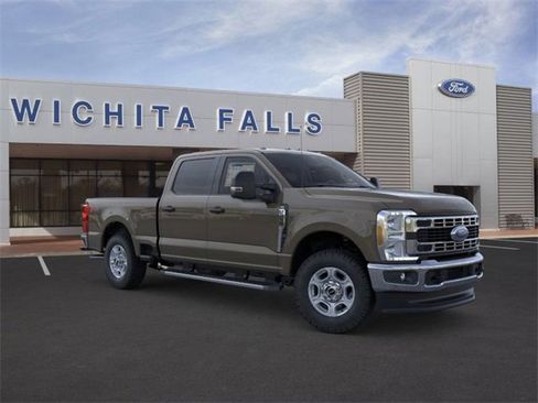 New 2026 Ford F250 XLT w/ FX4 Off-Road Package image 7