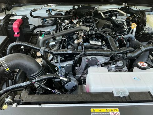 Used 2026 Toyota Tacoma SR5 AWD/4WD image 9