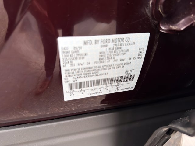 Used 2024 Lincoln Aviator AWD image 32