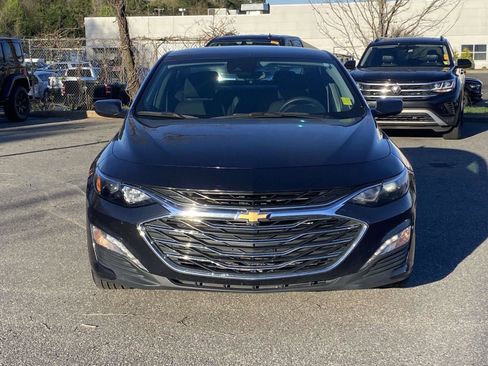 Used 2023 Chevrolet Malibu LT image 2