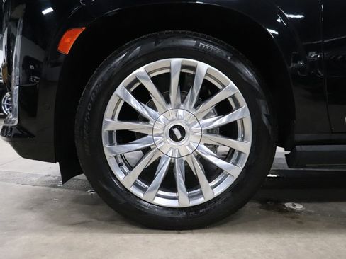 Used 2022 Cadillac Escalade ESV Premium Luxury w/ Performance Package image 35