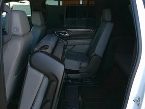 Used 2021 Chevrolet Suburban Z71 w/ Z71 Off-Road Package image 24