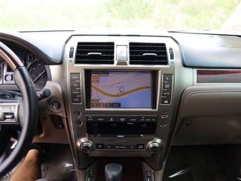Used 2019 Lexus GX 460 Premium AWD/4WD image 19