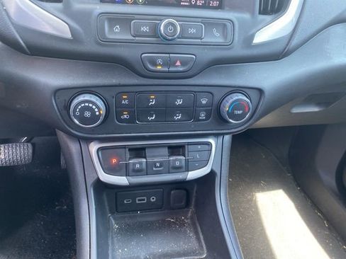 Used 2024 GMC Terrain SLE w/ Elevation Edition FWD image 22
