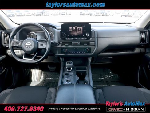 Used 2024 Nissan Pathfinder S image 10