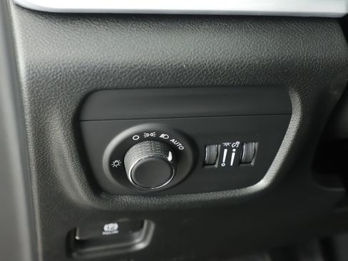 New 2025 Jeep Grand Cherokee L Laredo image 11