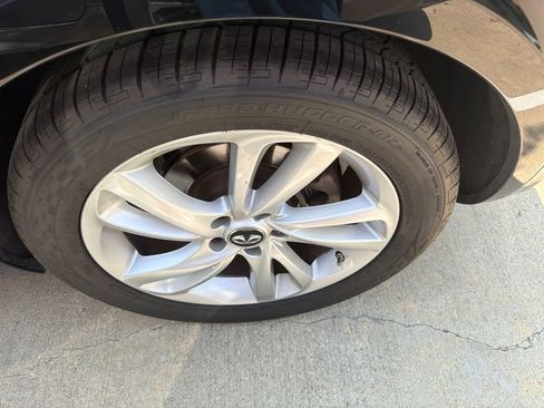 Used 2018 INFINITI QX30 FWD image 11