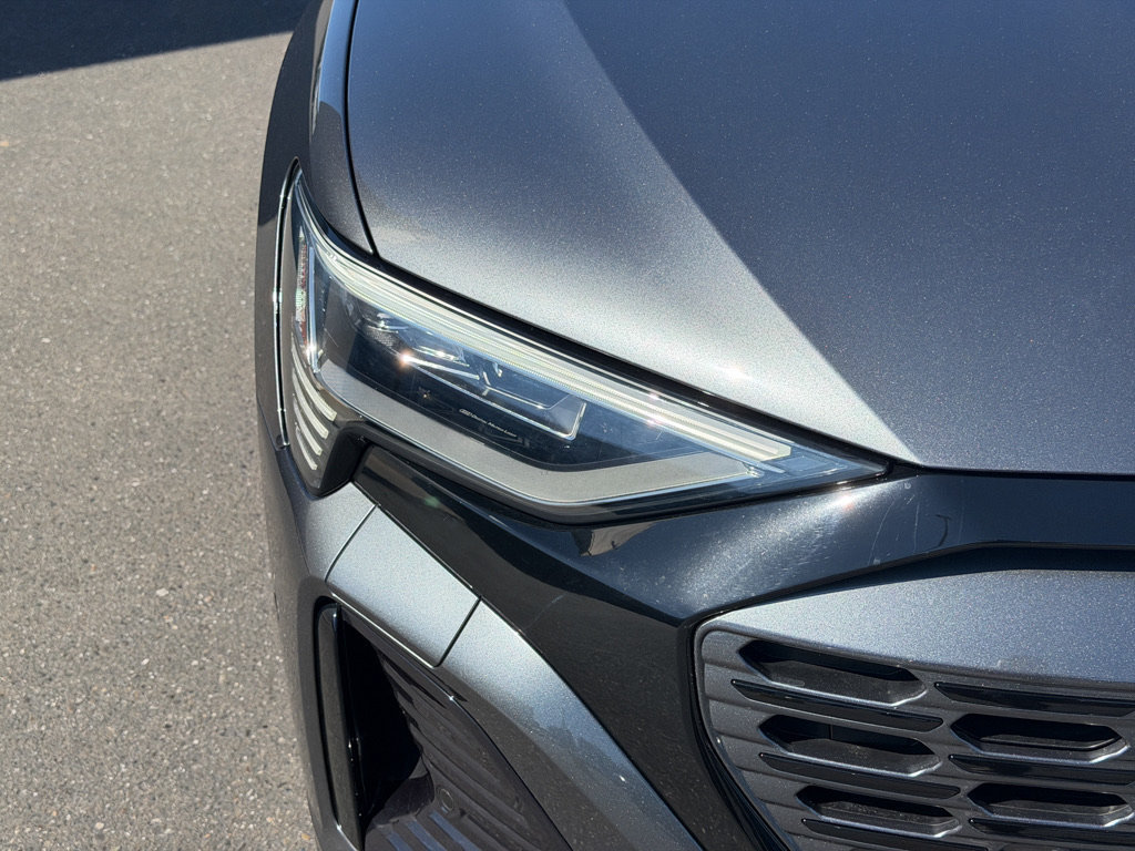 Used 2024 Audi Q8 e-tron Prestige w/ Prestige Package AWD/4WD image 4