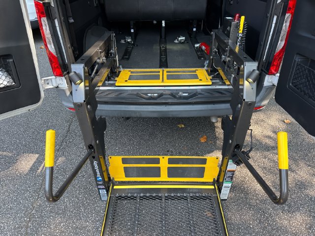 Used 2021 Mercedes-Benz Sprinter 2500 image 35