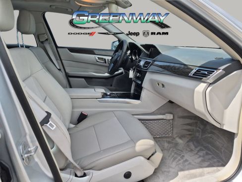 Used 2014 Mercedes-Benz E 350 Sedan w/ Premium 1 Package image 9
