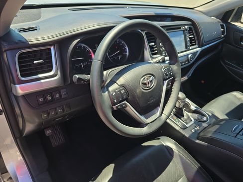 Used 2016 Toyota Highlander Limited Platinum AWD/4WD image 16