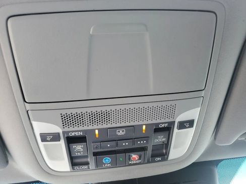 Used 2017 Acura RLX w/ Advance Package image 42