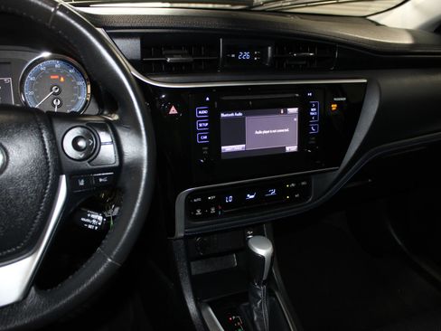 Used 2017 Toyota Corolla SE FWD image 8