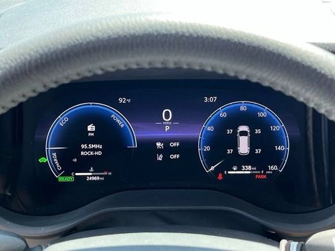 Used 2025 Toyota Sienna Platinum AWD/4WD image 32