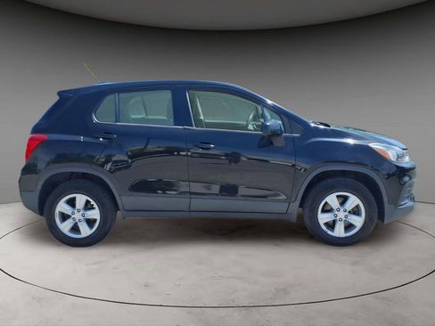 Used 2017 Chevrolet Trax LS AWD/4WD image 10
