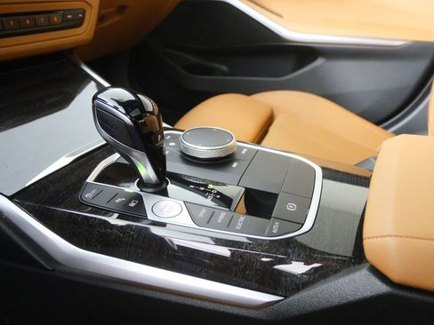 Certified 2022 BMW 330e w/ M Sport Package image 25