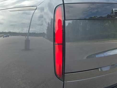 Used 2025 Land Rover Range Rover SE image 35