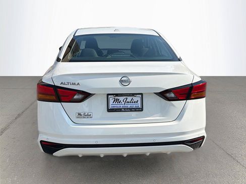 Used 2025 Nissan Altima 2.5 SV FWD image 5