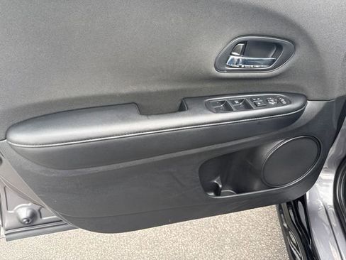 Used 2021 Honda HR-V Sport image 9