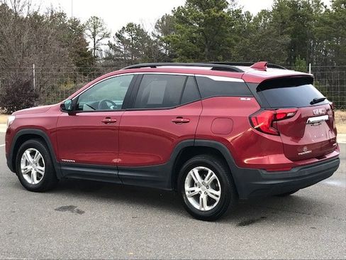 Used 2018 GMC Terrain SLE w/ Driver Convenience Package image 3