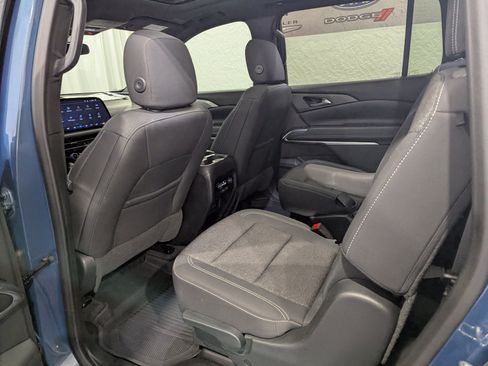 Used 2024 Chevrolet Traverse LT w/ Midnight/Sport Edition AWD/4WD image 12
