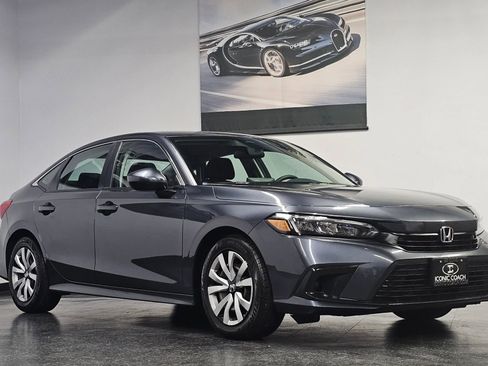 Used 2022 Honda Civic LX image 2