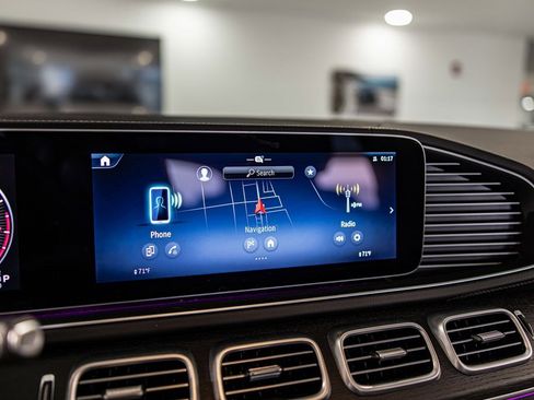 Used 2025 Mercedes-Benz GLS 450 4MATIC image 30