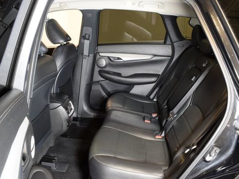 Certified 2019 INFINITI QX50 Essential w/ Proactive Package FWD image 28