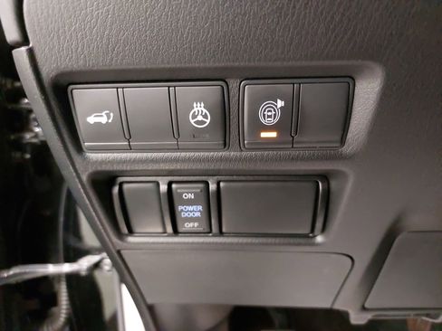 Used 2021 Nissan Armada Platinum w/ Captain's Chairs Package image 28