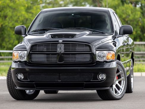 Used 2005 Dodge Ram 1500 Truck 2WD Quad Cab image 2