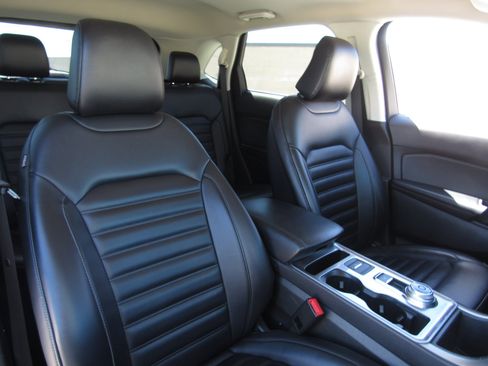 Used 2024 Ford Edge SEL AWD/4WD image 10