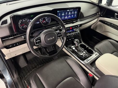 Used 2022 Kia Carnival SX image 12