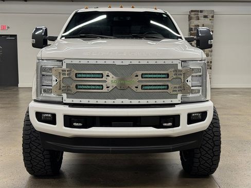 Used 2017 Ford F350 Platinum w/ Platinum Ultimate Package AWD/4WD image 2