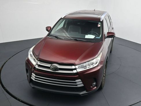 Used 2018 Toyota Highlander XLE AWD/4WD image 11