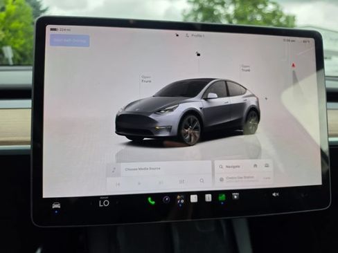 Used 2025 Tesla Model Y Long Range AWD/4WD image 43