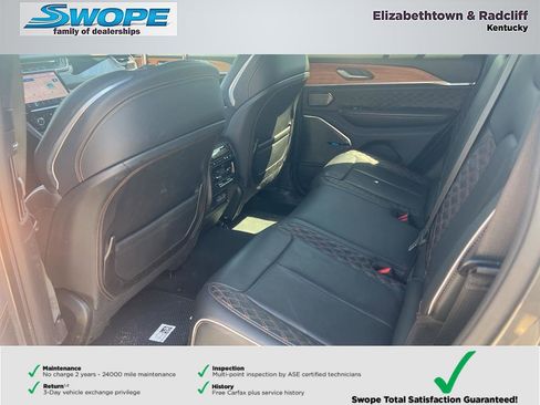 Used 2023 Jeep Grand Cherokee Summit AWD/4WD image 12