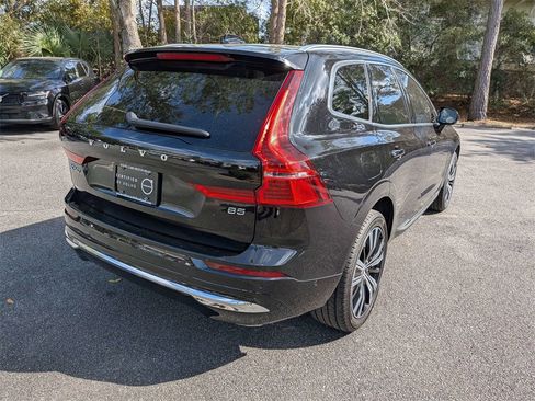 Certified 2023 Volvo XC60 B5 Ultimate w/ Climate Package image 4