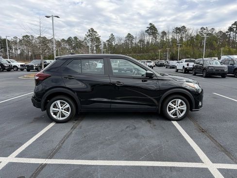 Used 2023 Nissan Kicks S w/ Interior Electronics Package image 9