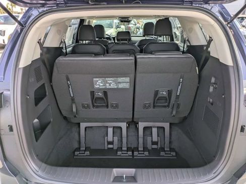 New 2026 Kia Carnival LXS FWD image 11