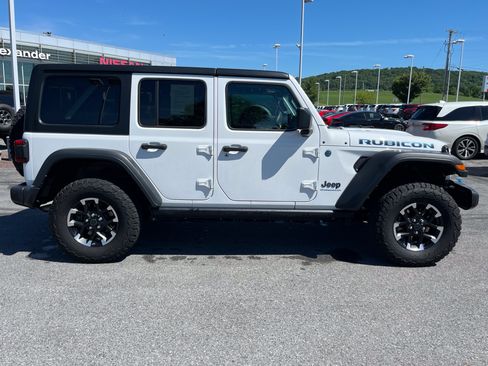 Used 2024 Jeep Wrangler Unlimited Rubicon 4xe w/ Technology Group AWD/4WD image 2