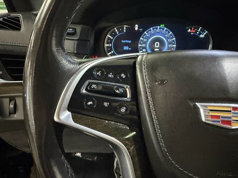 Used 2018 Cadillac Escalade Platinum RWD image 36