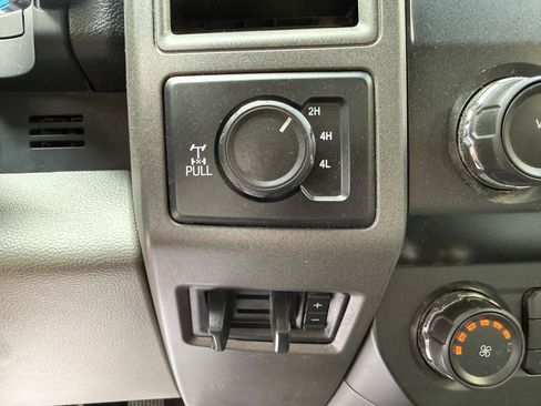 Used 2019 Ford F250 XL w/ Power Equipment Group AWD/4WD image 16