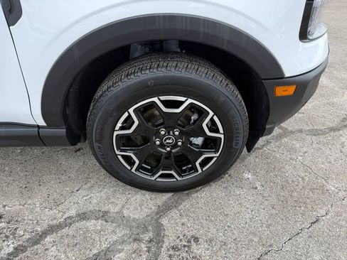 Certified 2025 Ford Bronco Sport Outer Banks w/ Outer Banks Tech Package+ AWD/4WD image 29