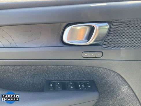 Used 2023 Volvo XC40 Recharge Plus image 24