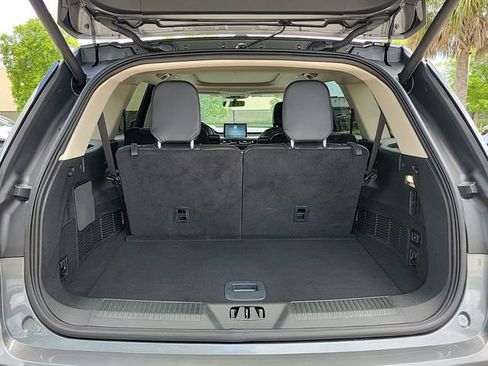 Certified 2024 Lincoln Aviator 2WD w/ Premium Package image 7