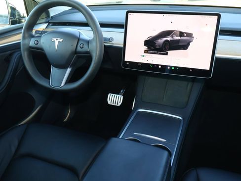 Used 2023 Tesla Model Y Performance AWD/4WD image 9
