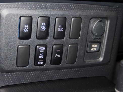 Used 2012 Toyota FJ Cruiser 4WD w/ Upgrade Pkg image 42