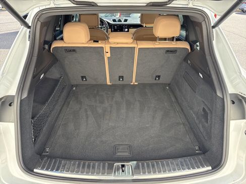 Used 2021 Porsche Cayenne image 12