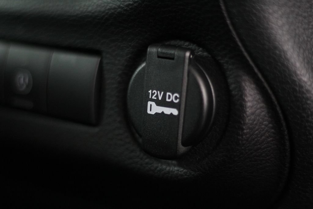 Used 2018 Jeep Wrangler Unlimited Sahara AWD/4WD image 26