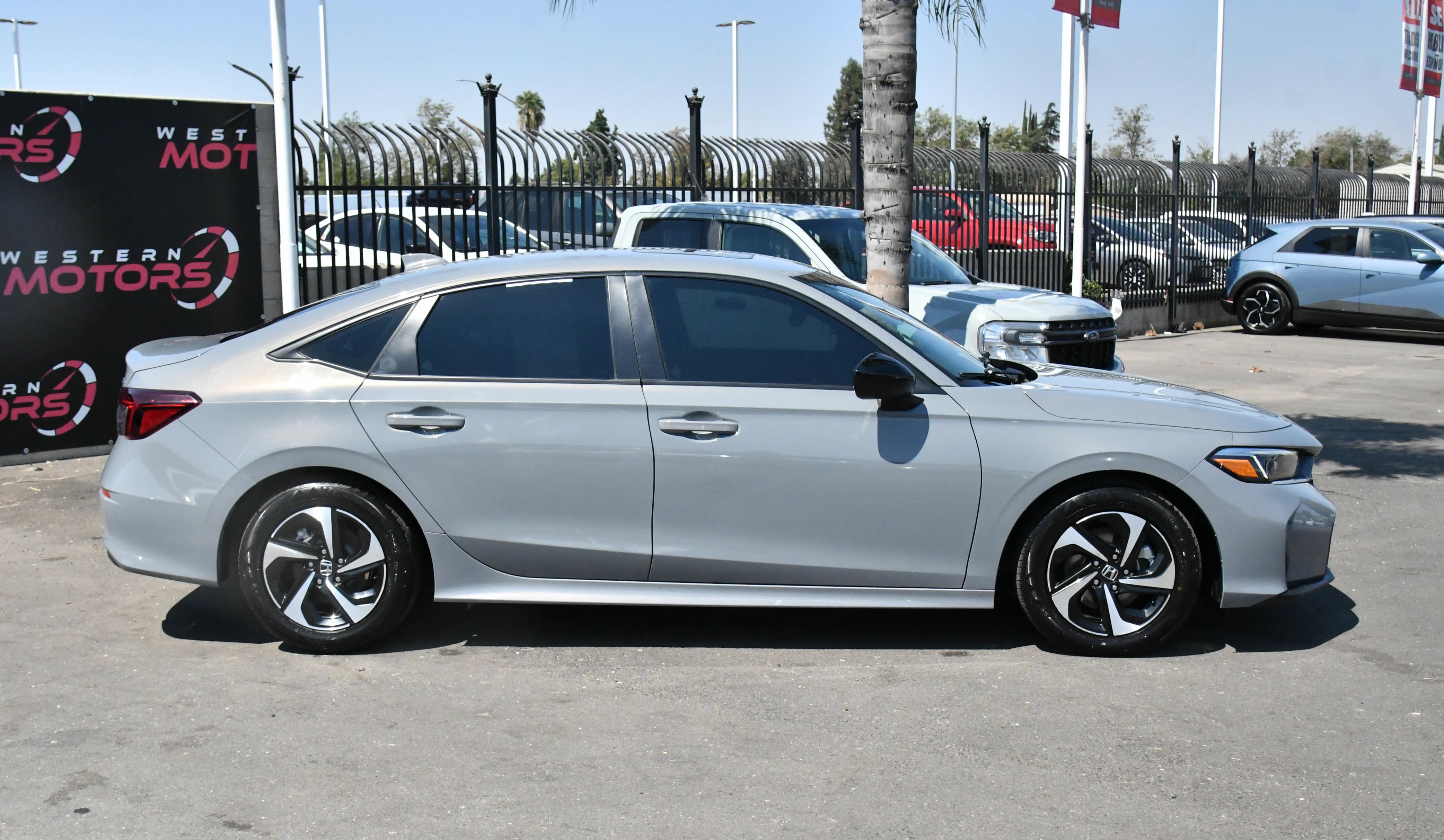Used 2025 Honda Civic Sport image 9